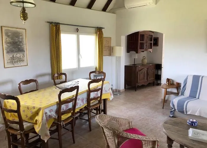 Réf Ls 55 : Cabane De Gardian 6 Pers Hébergement de vacances Les Saintes-Maries-de-la-Mer